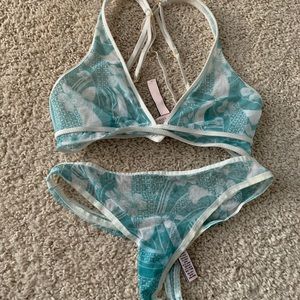 Victoria’s Secret Bralette and Thong Set Xsmall